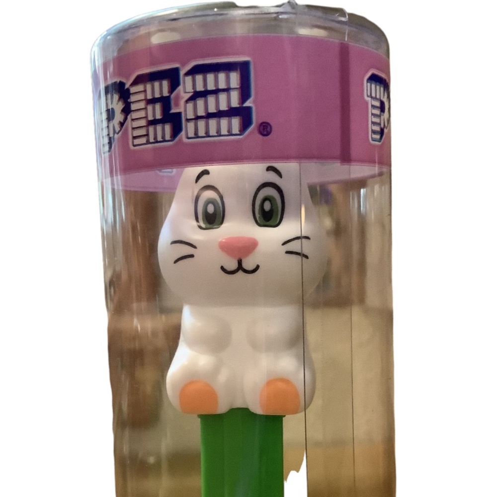 PEZ Candy Dispenser: FLUFFY BUNNY RABBIT SITTING - Happy Easter Tube, Rare find!